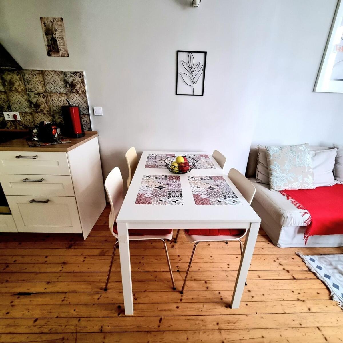Apartament Cozy & Stylish In The Heart Of